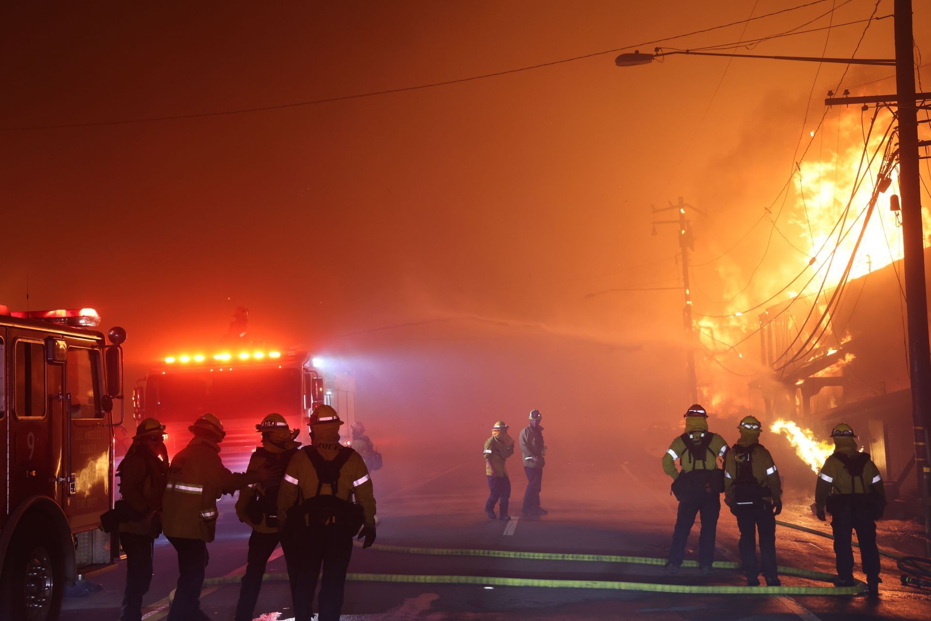 Firefighters continue battling Palisades fire in Los Angeles as flames rage out of control - Source: Getty