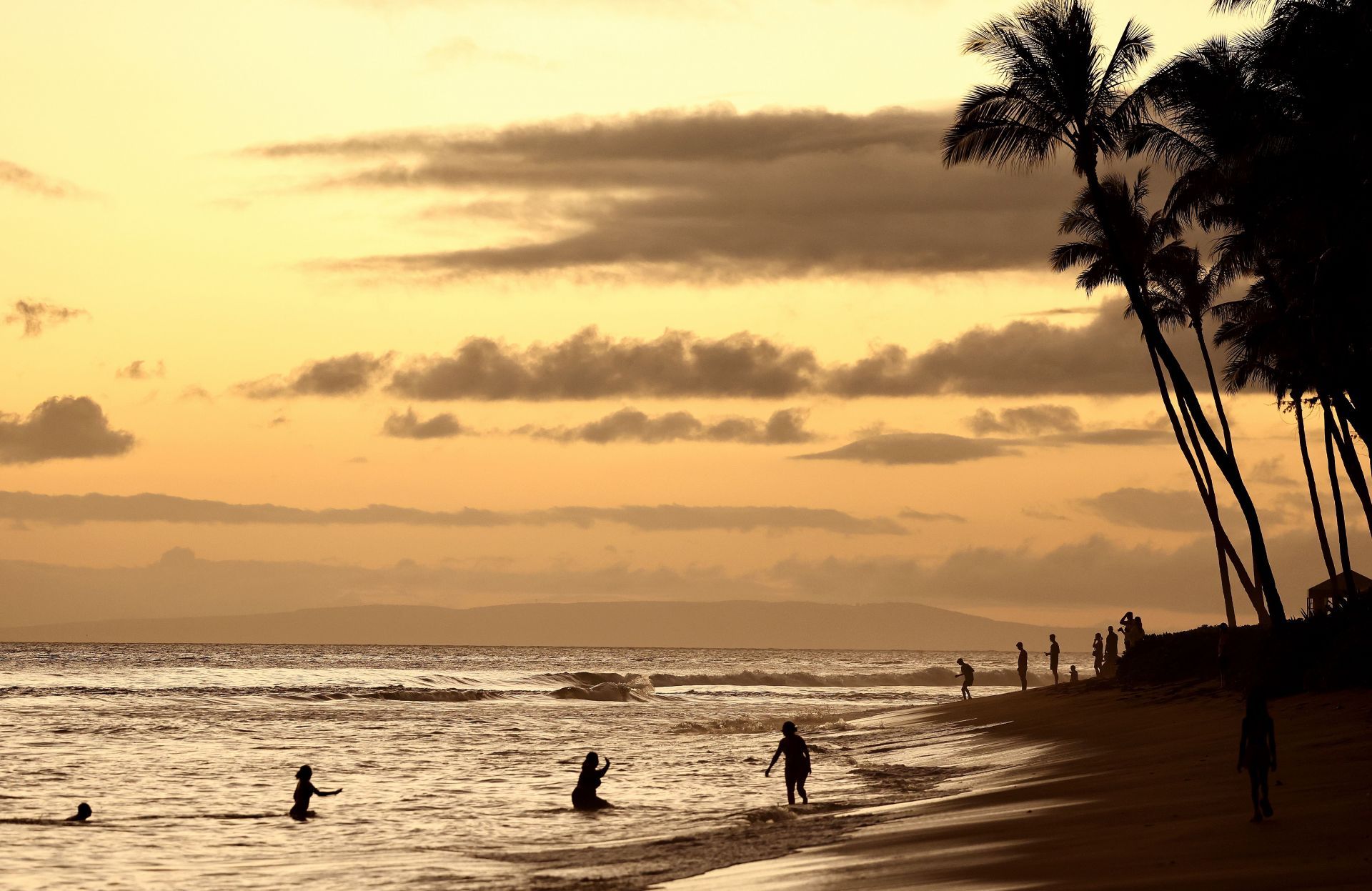 Beach in Maui (Image via Getty / Mario Tama)