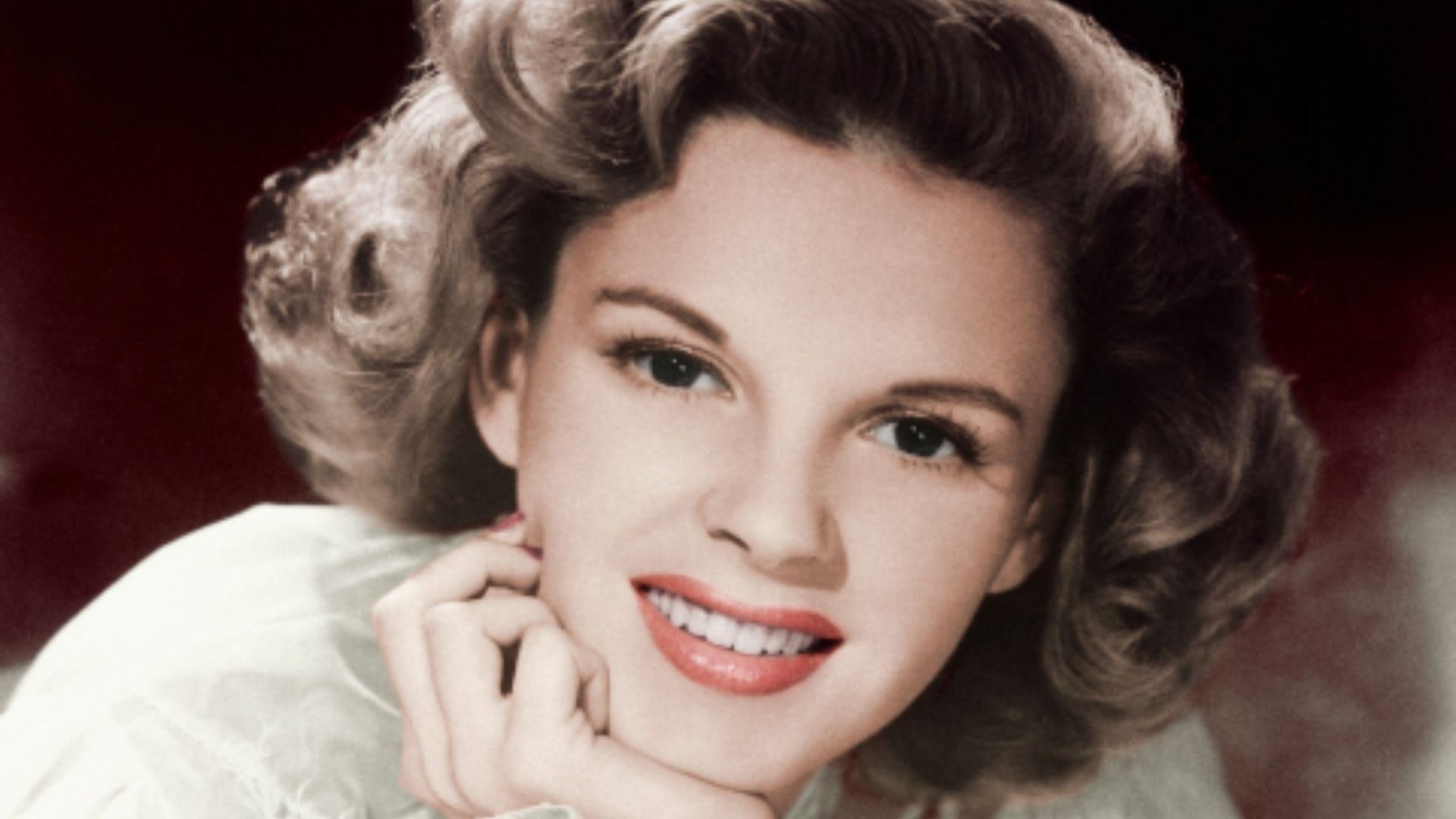 Judy Garland| Image via Getty Images