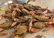 Crabs from L.P. Steamers (Image via Instagram/@honeylovinnn)