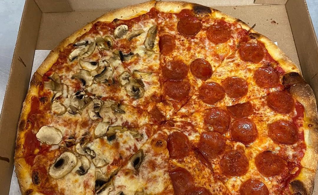 Pizza from Stella&#039;s Pizza. (Image via Instagram/@stellaspizzact)