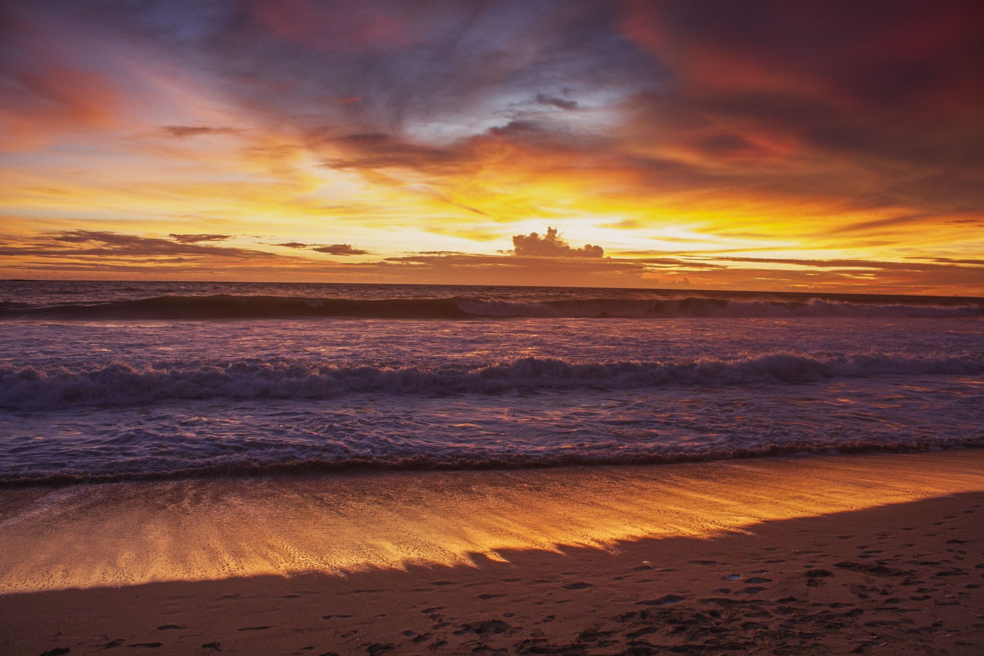 Beach in Indonesia (Image via Getty / Algi Febri Sugita / NurPhoto)