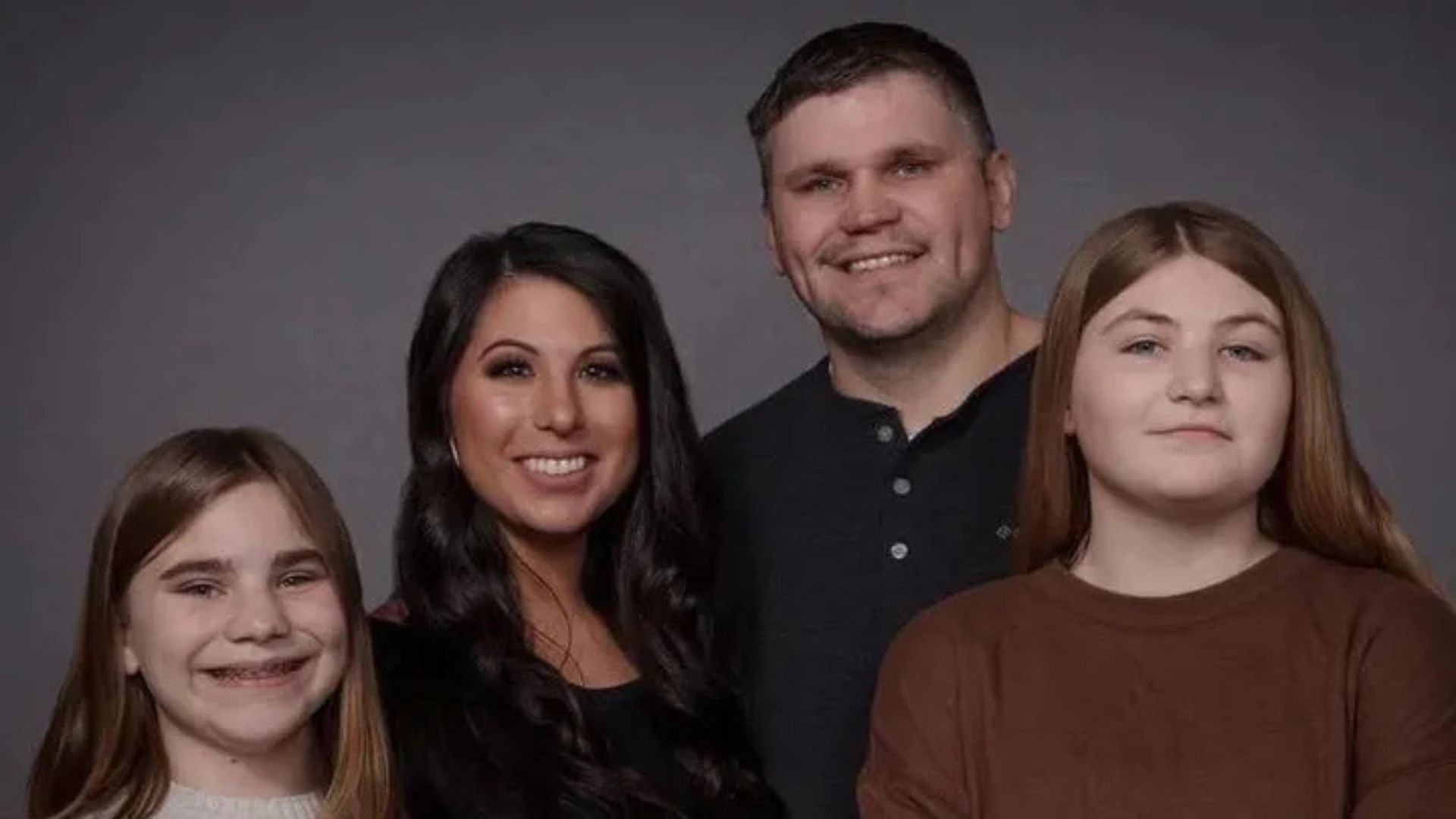 Brandon Sheffield, Jennifer Sheffield, Gracie Sheffield and Kylie Sheffield (Image via GoFundMe)