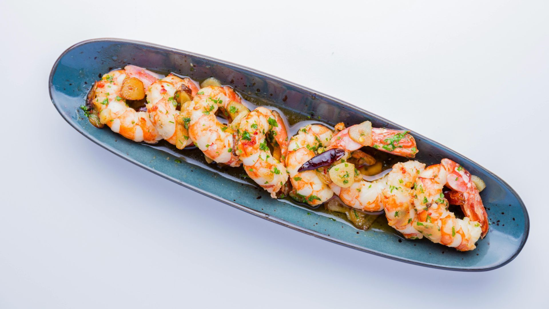 Hawaiian Garlic Shrimp (Image via Canva)