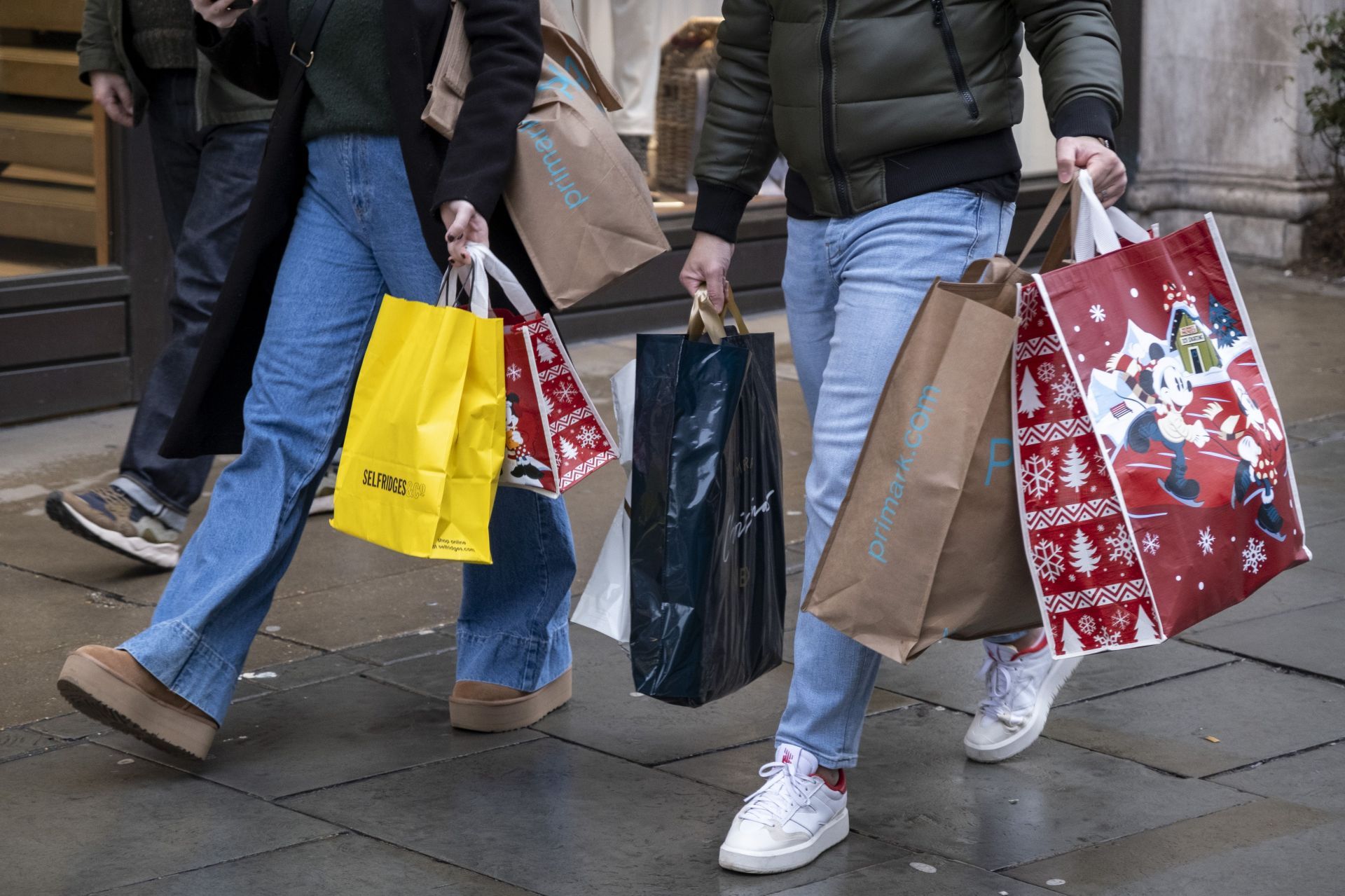 Regent Street Christmas Shoppers In London - Source: Getty