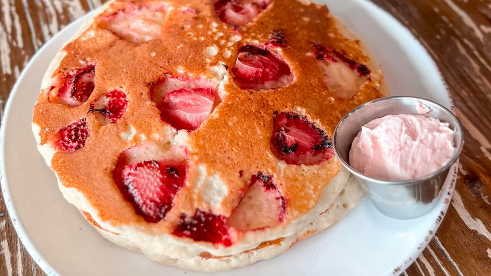 Customized Pancake from Red Oak Cafe (Image via Instagram/@redoakcafetx)