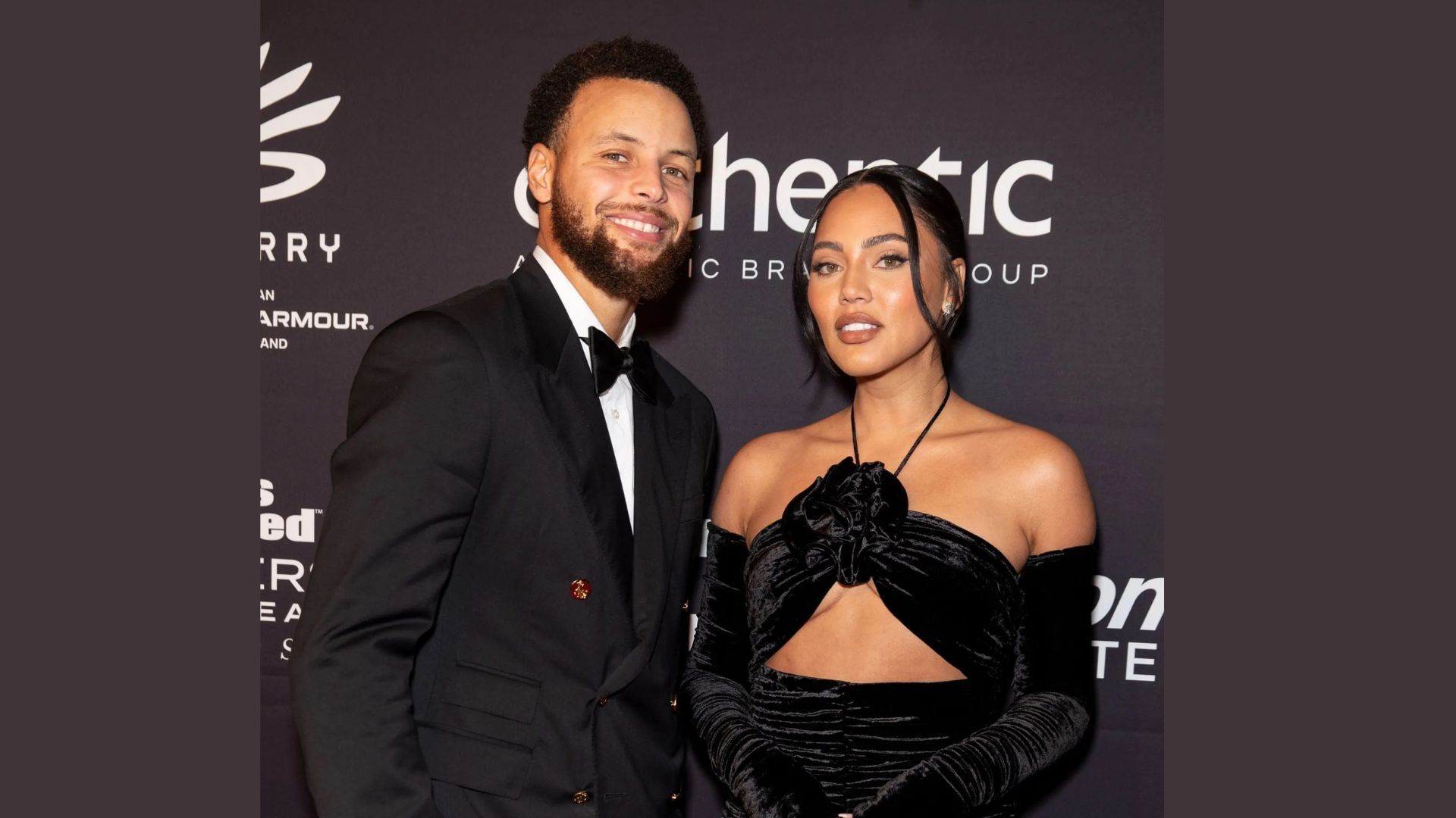 Stephen Curry and Ayesha Curry at 2022 Sports Illustrated Sportsperson Of The Year Awards - Arrivals (Source: Getty)