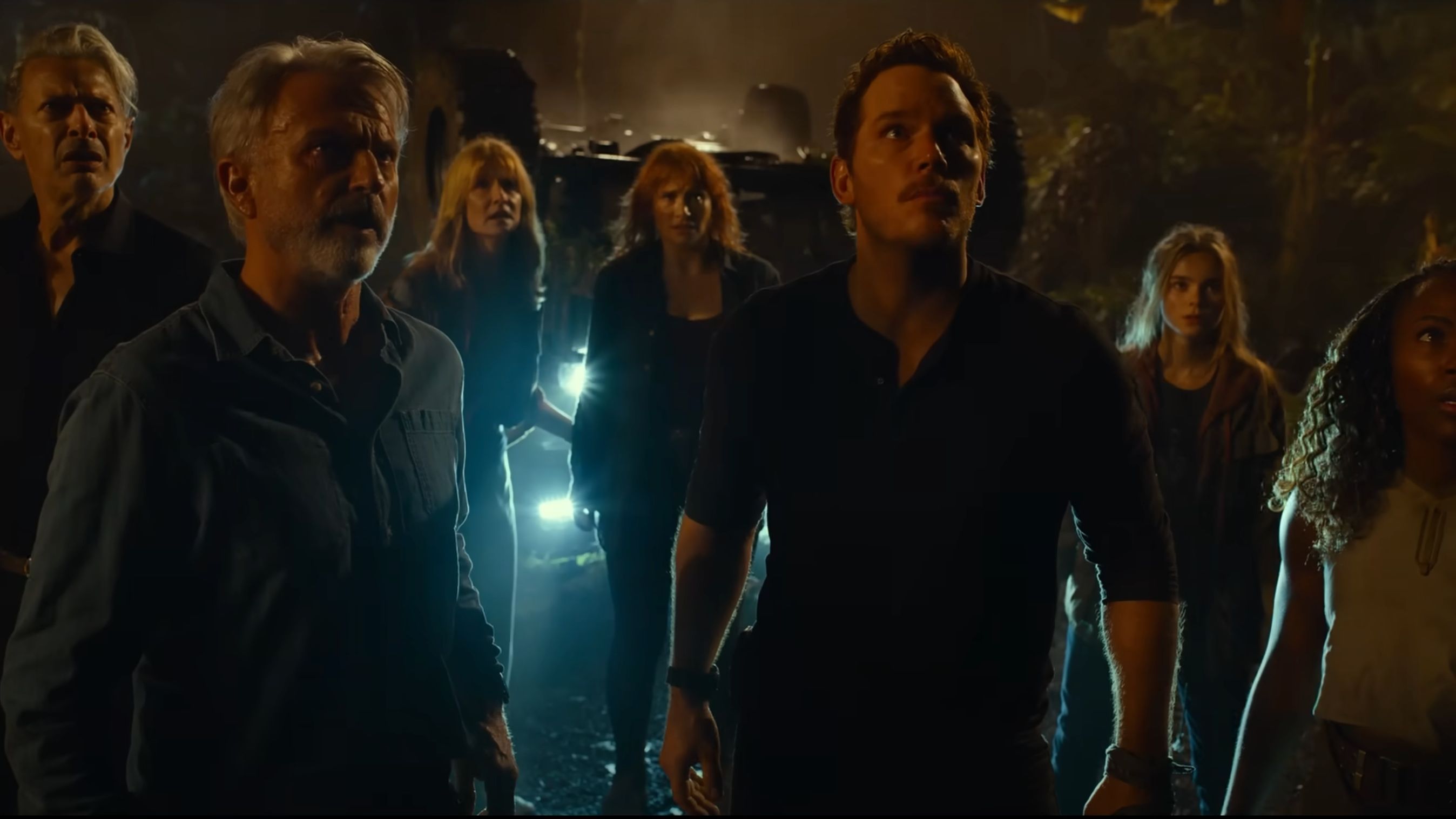 Chris Pratt in a Jurassic World movie (Image via YouTube/@UniversalPictures)