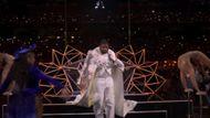 Usher in Super Bowl Halftime | Image via NFL