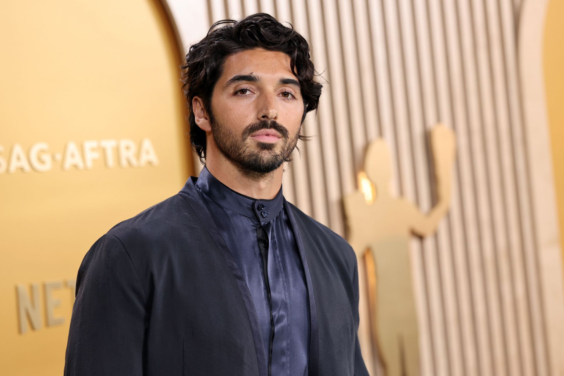 Taylor Zakhar Perez attends the 31st Annual Screen Actors Guild Awards. (Image via Getty)