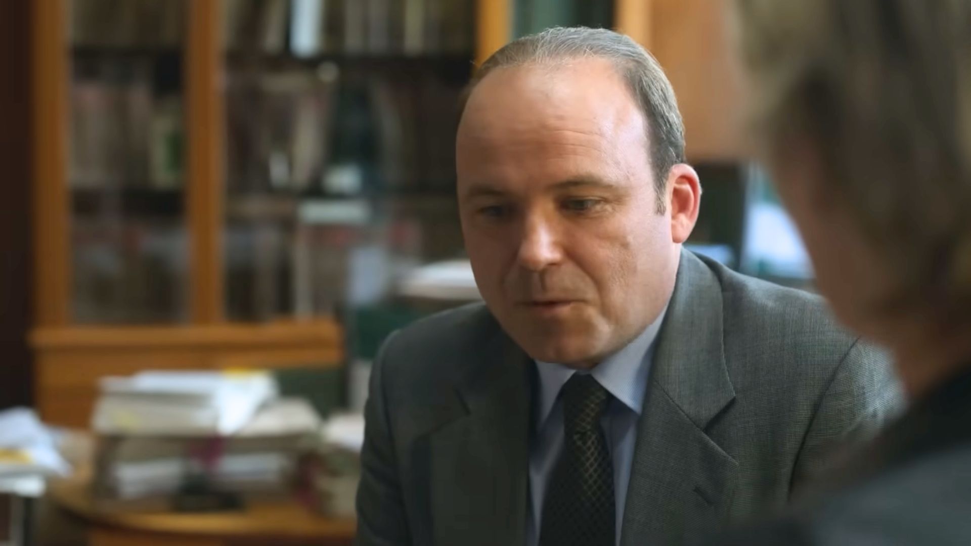 Rory Kinnear in Toxic Town | Image via Netflix