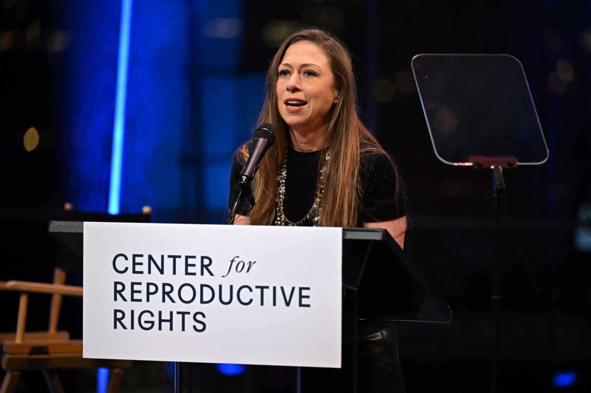 Chelsea Clinton at a fundraising gala for Center for Reproductive Rights (Image via Getty)