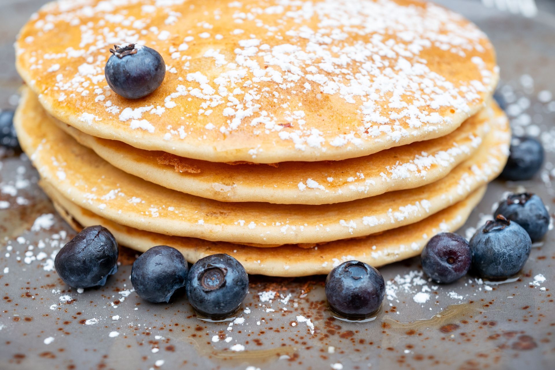 Blueberry Pancakes (Image via Getty)