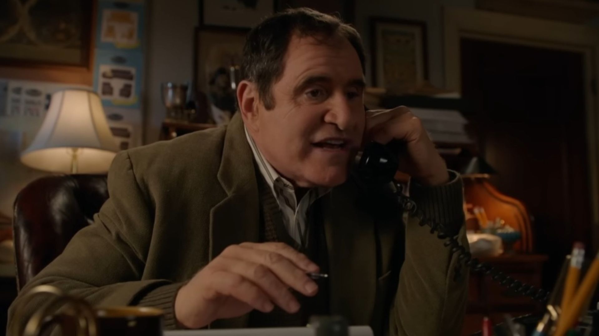 Richard Kind plays the role of Ira Rosenbloom, Meemaw