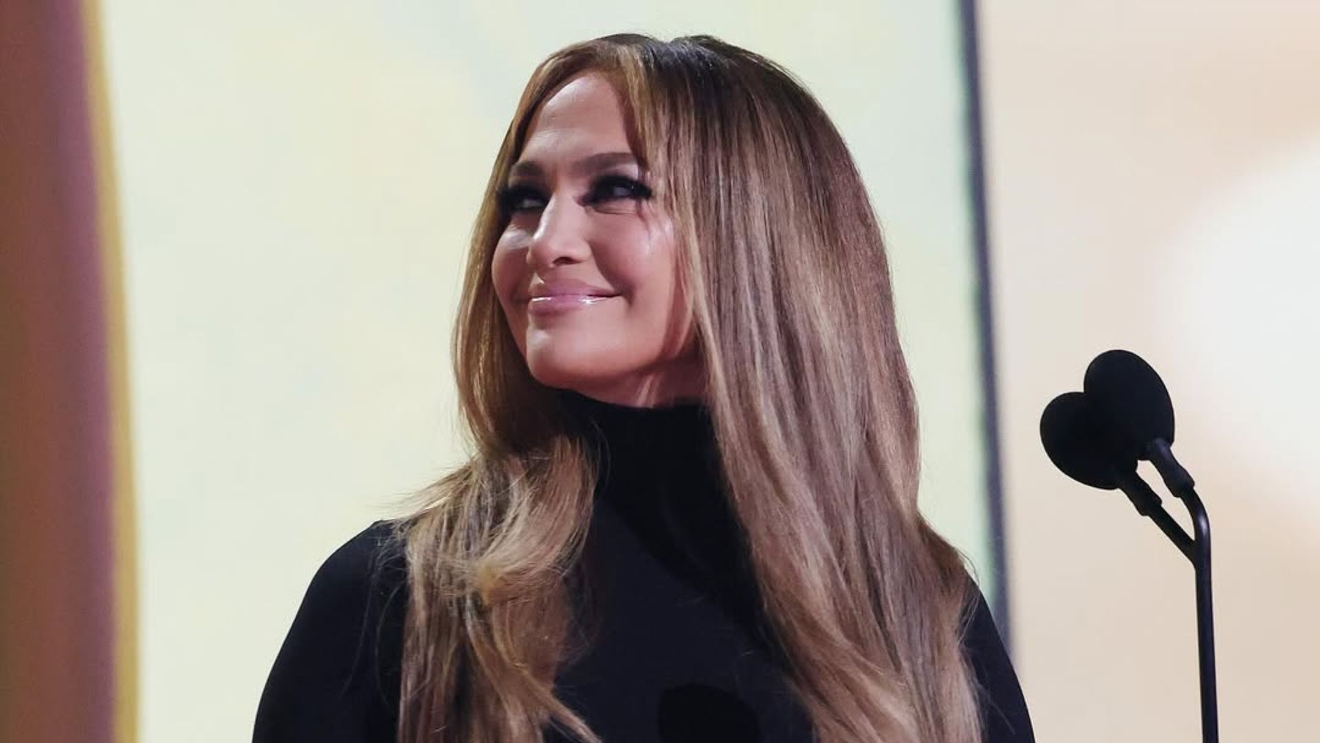 Jennifer Lopez looked chic at the just-concluded Grammys 2025 ceremony (Image via Instagram/@recordingacademy)