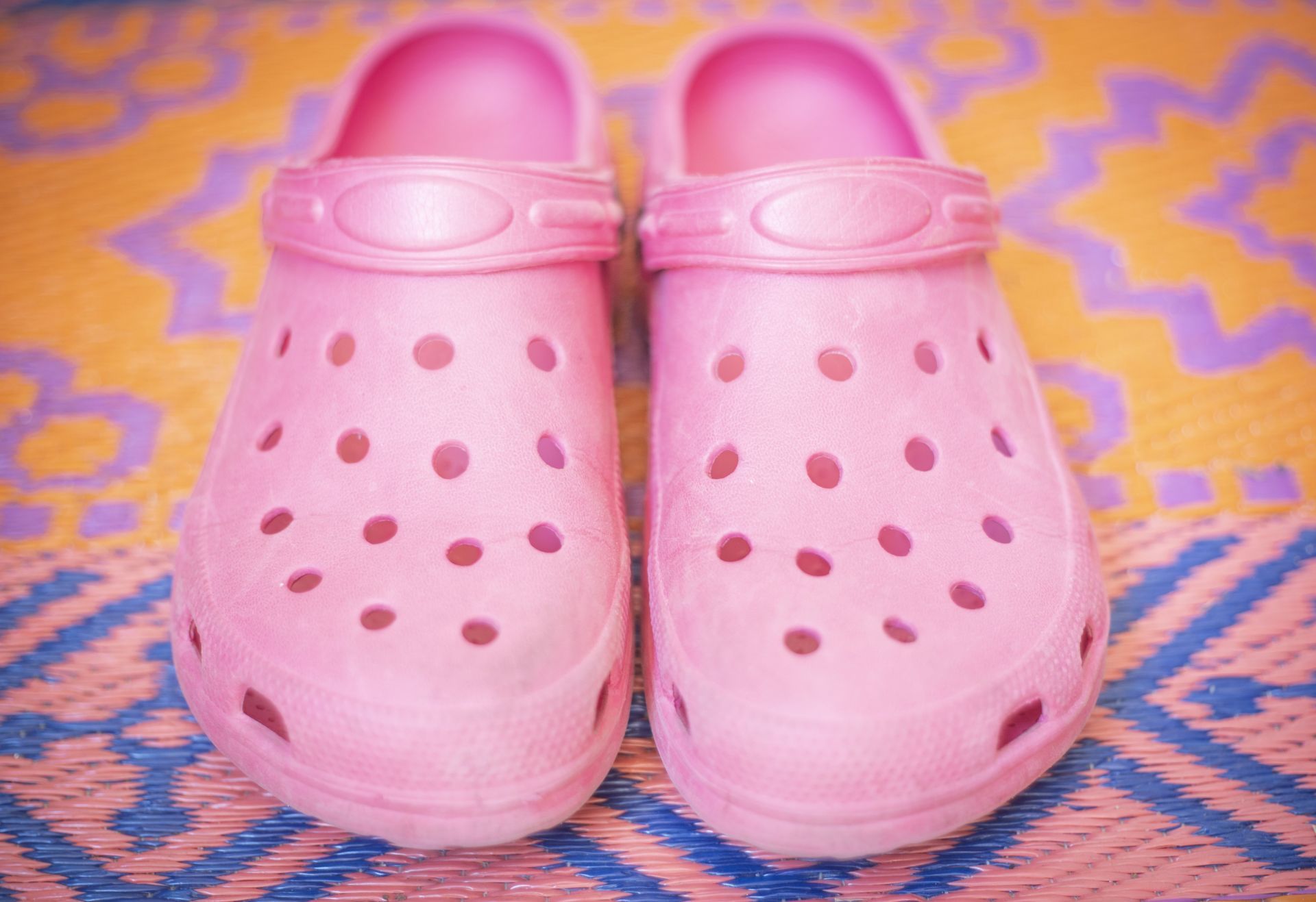 Crocs Outperforms Tech Behemoths On Stock Market - Source: Getty