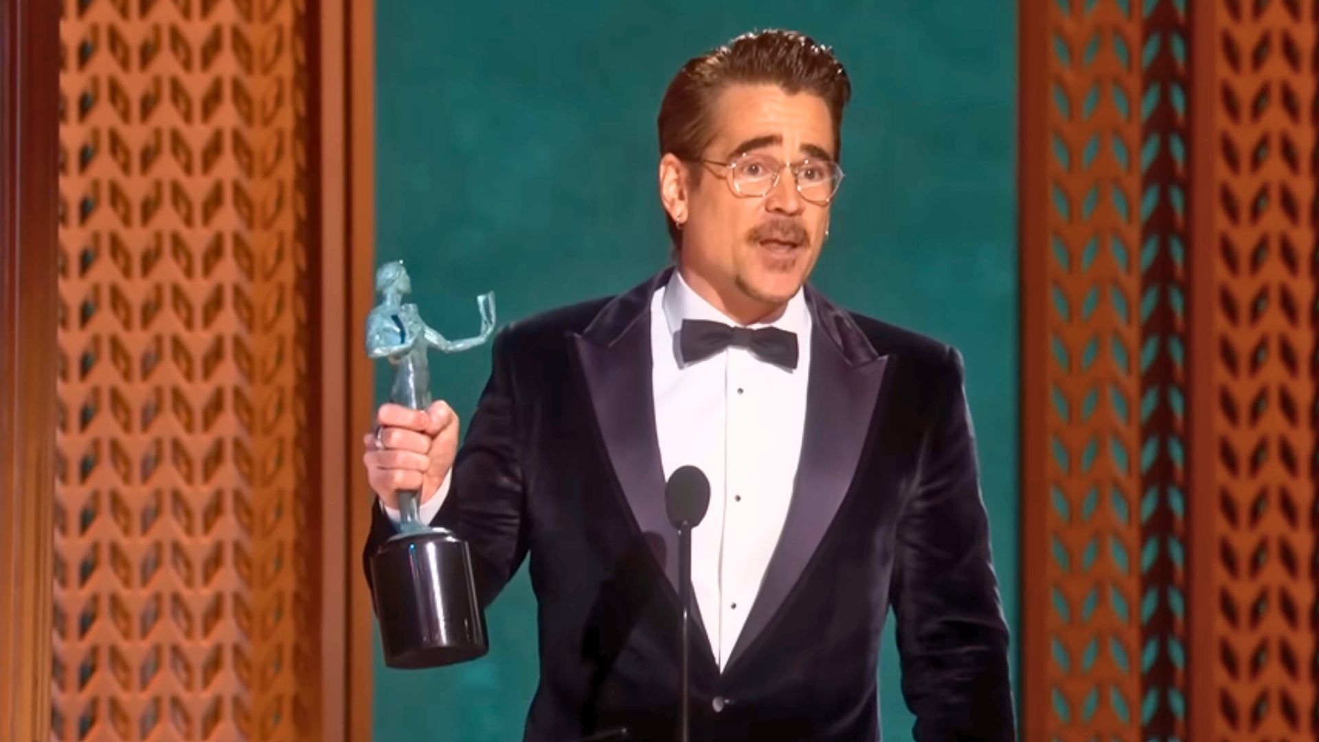 Colin Farrell in the 31st Annual SAG Awards (Image via Netflix)