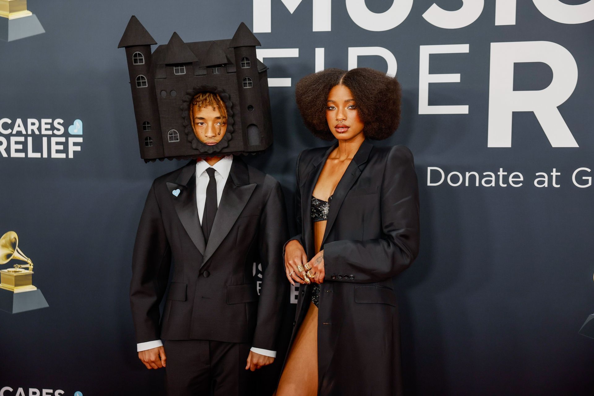 Jaden and Willow Smith at the Grammys red carpet (Image via Allen J. Schaben/Getty Images)