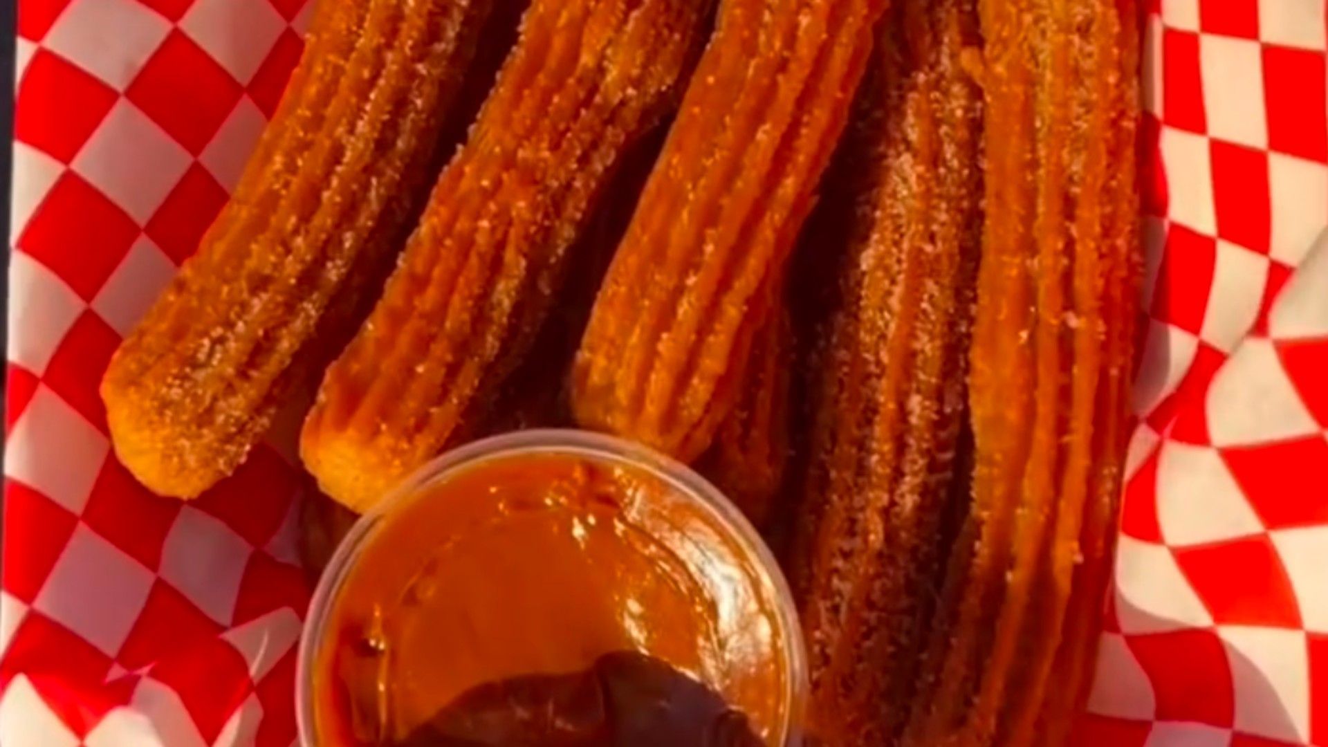 Churros with dipping sauce from Churros Locos. (Image via Instagram/@loco4churros)