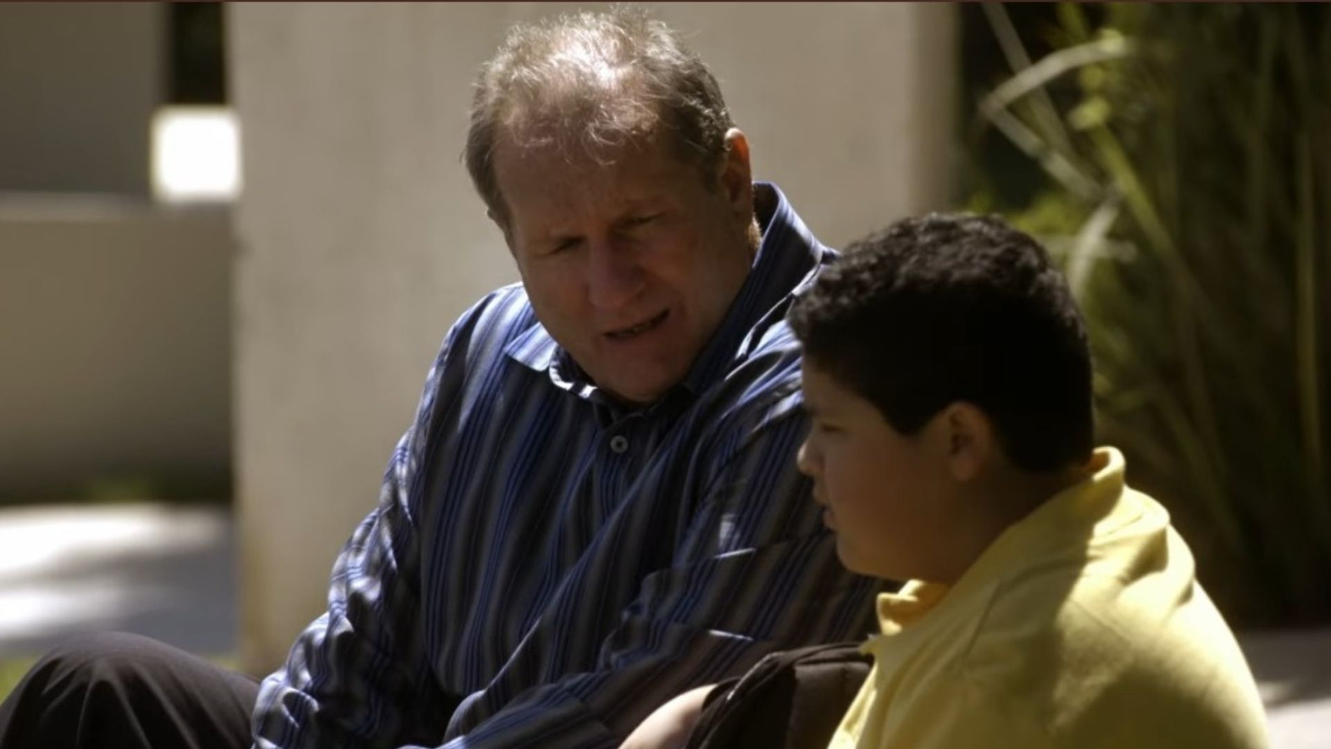 Jay and Manny in Modern Family (Season 1, Episode 2) | Image via: 20th Century Fox Television