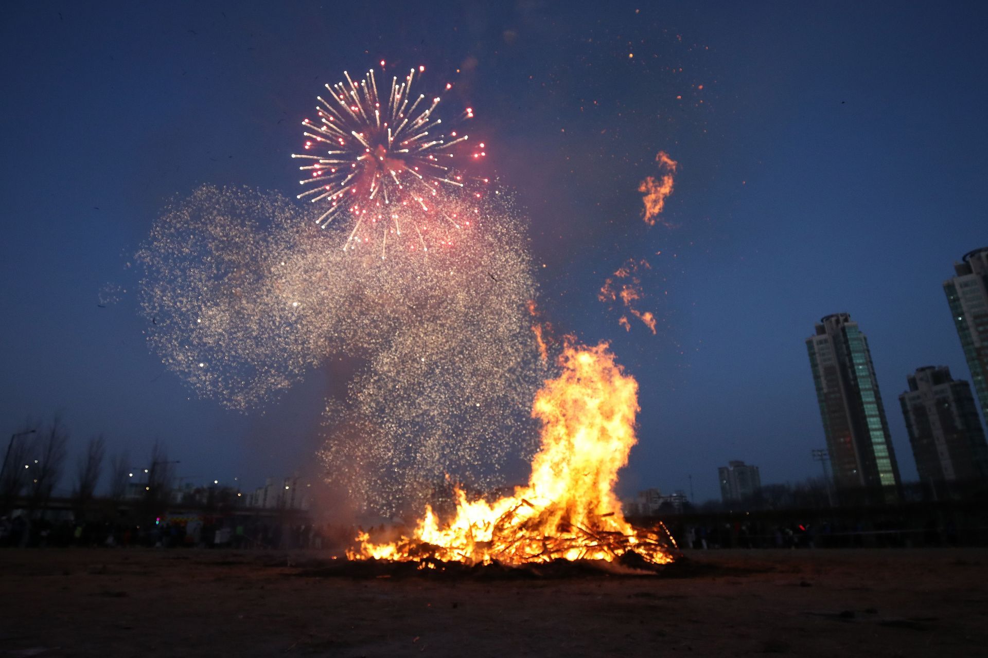 South Koreans Celebrate Daboreum Festival - Source: Getty