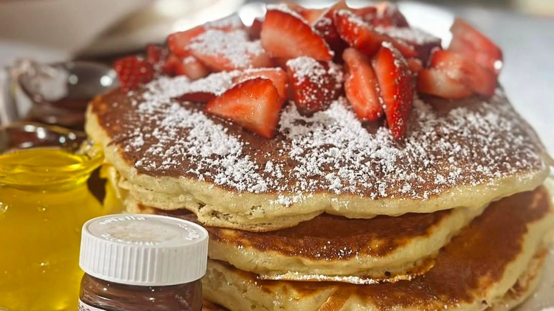 Pancakes from Dupar&#039;s (Image via Instagram/@duparsfm)