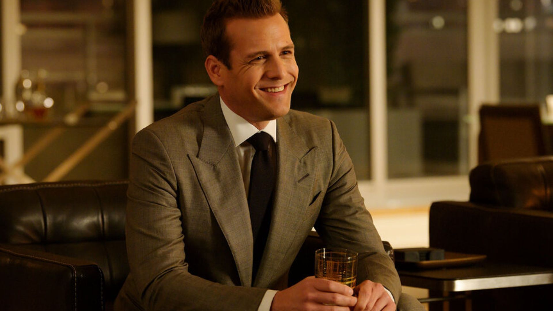 Gabriel Mach as Harvey Specter | Image via Netflix