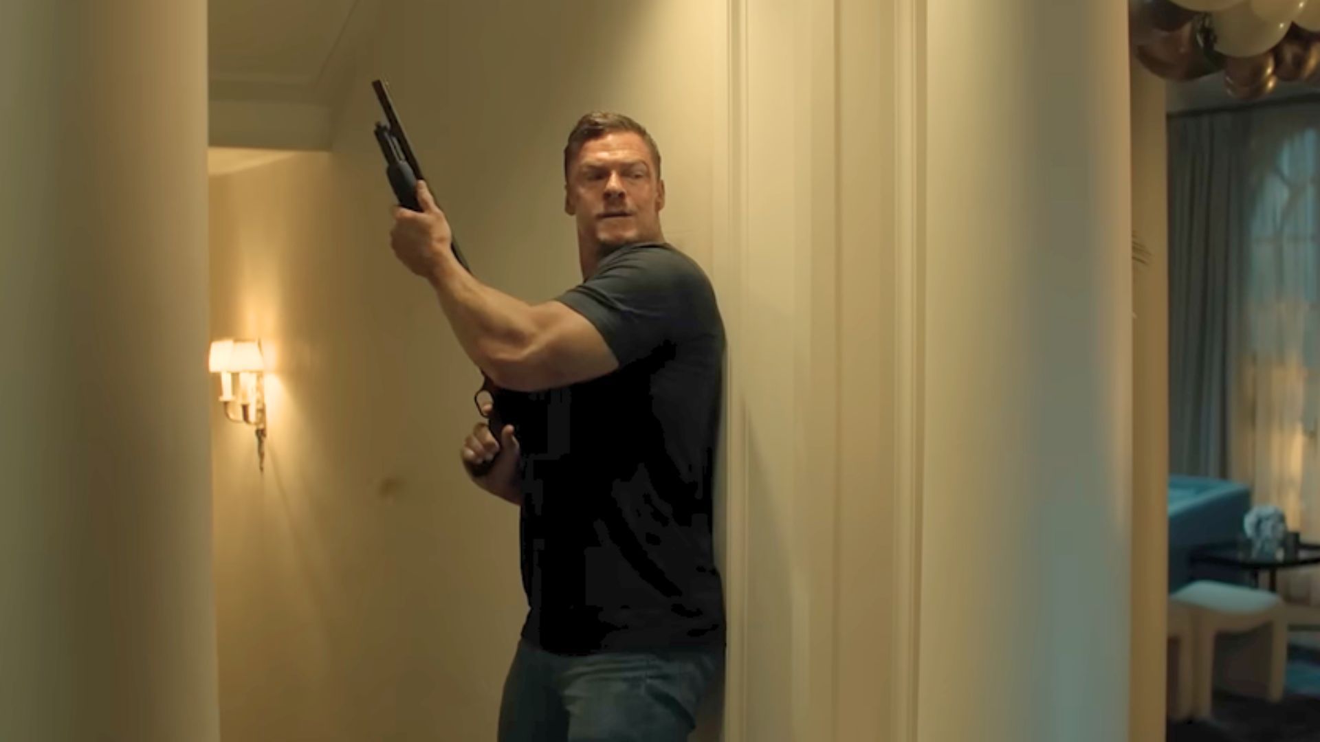 Alan Ritchson in Reacher (Image via Prime Video)