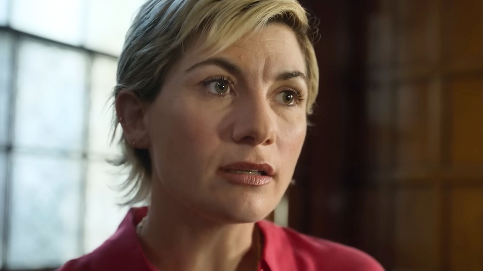 Jodie Whittaker in Toxic Town | Image via Netflix