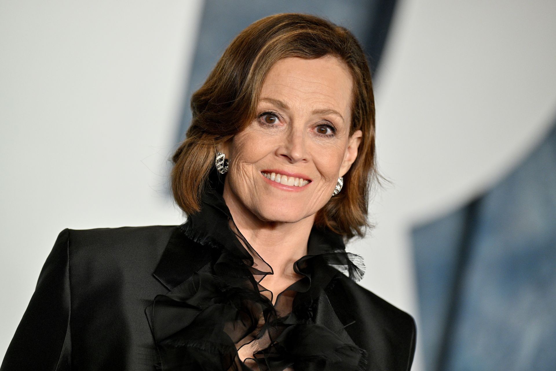 Sigourney Weaver attending the 2023 Vanity Fair event (Image via Lionel Hahn/Getty Images)