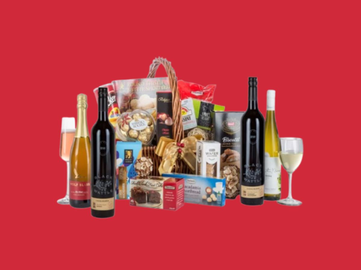 Interhampers Cellar Choice Gift Hamper (Image via Costco)