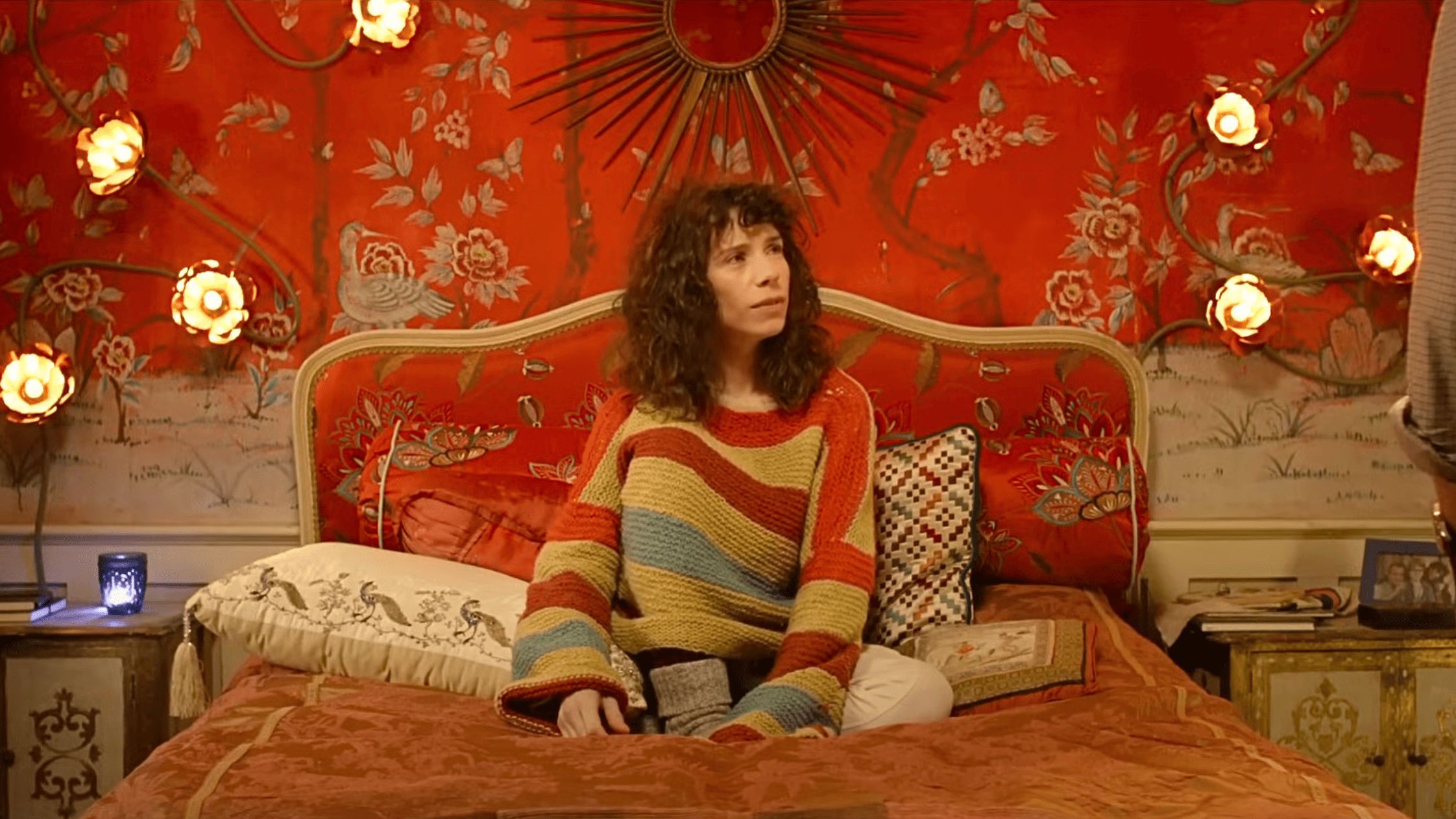 Sally Hawkins in Paddington (Image via YouTube/@PaddingtonBearOfficial)