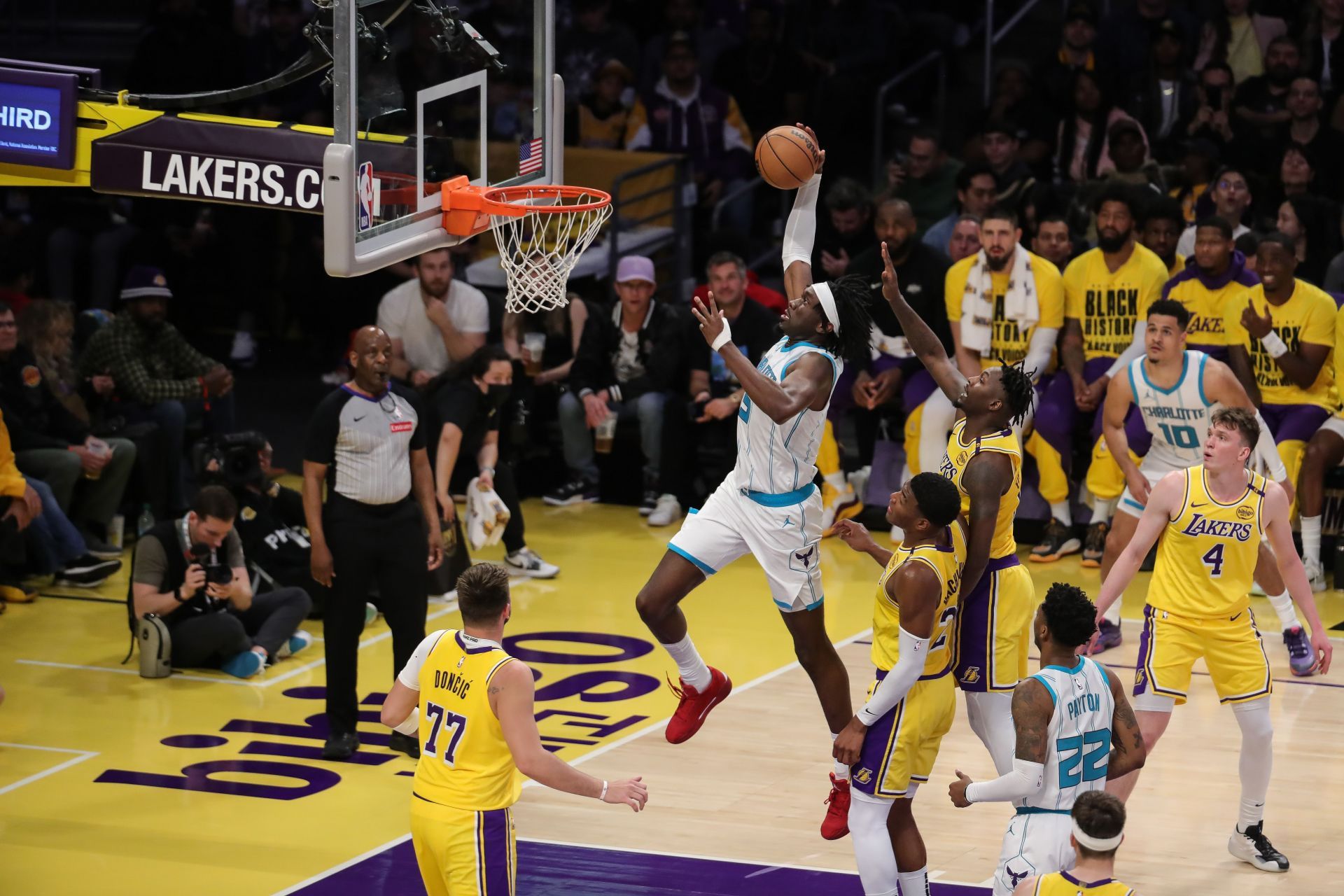 NBA: FEB 19 Hornets at Lakers - Source: Getty