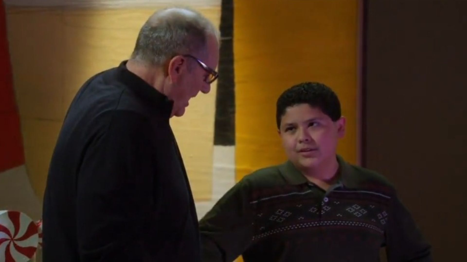 Jay and Manny in Modern Family (Season 5, Episode 10) | Image via: 20th Century Fox Television