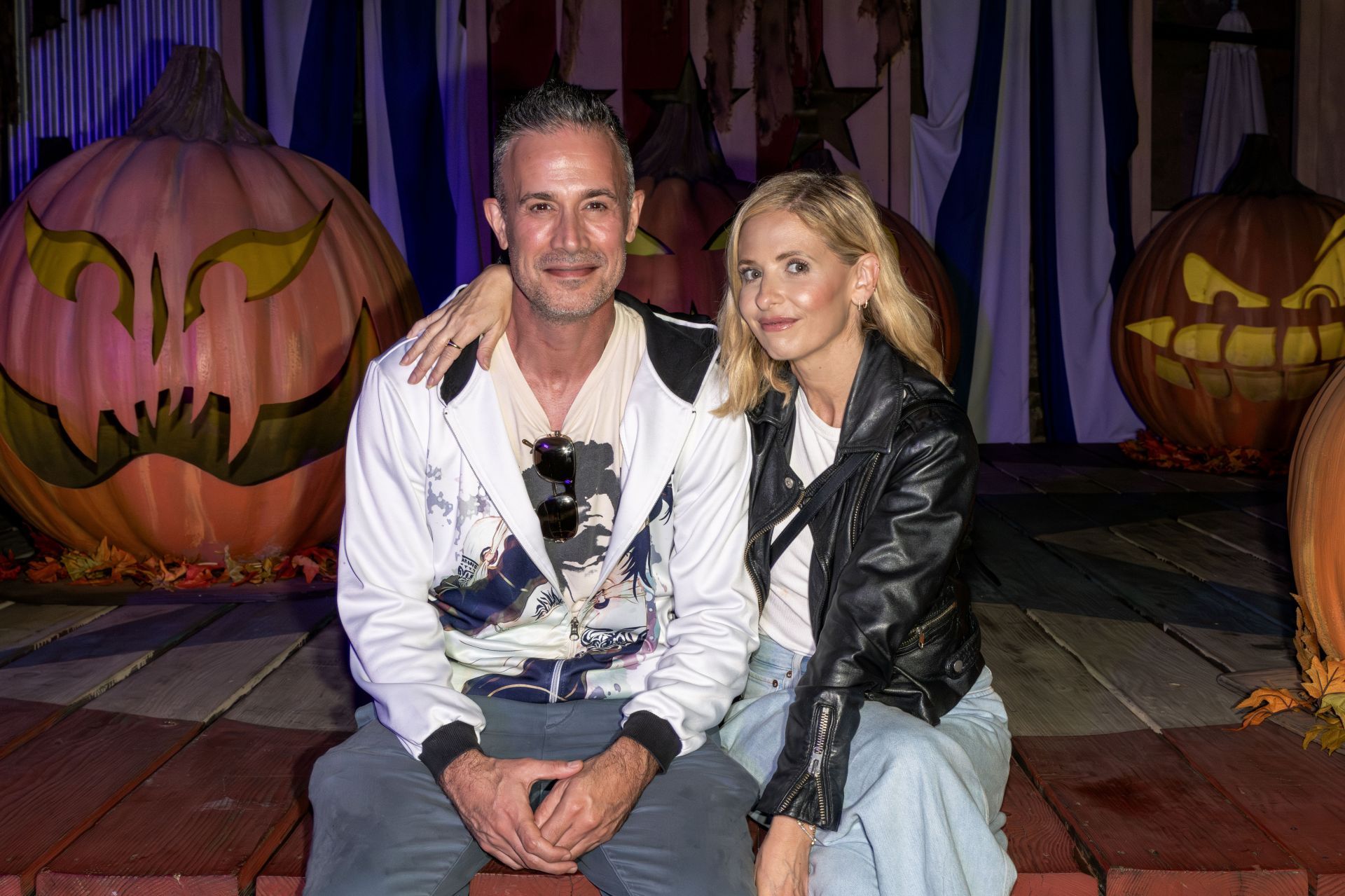 Sarah Michelle Gellar And Noah Beck Celebrate 50 Years Of Nightmares At Knott