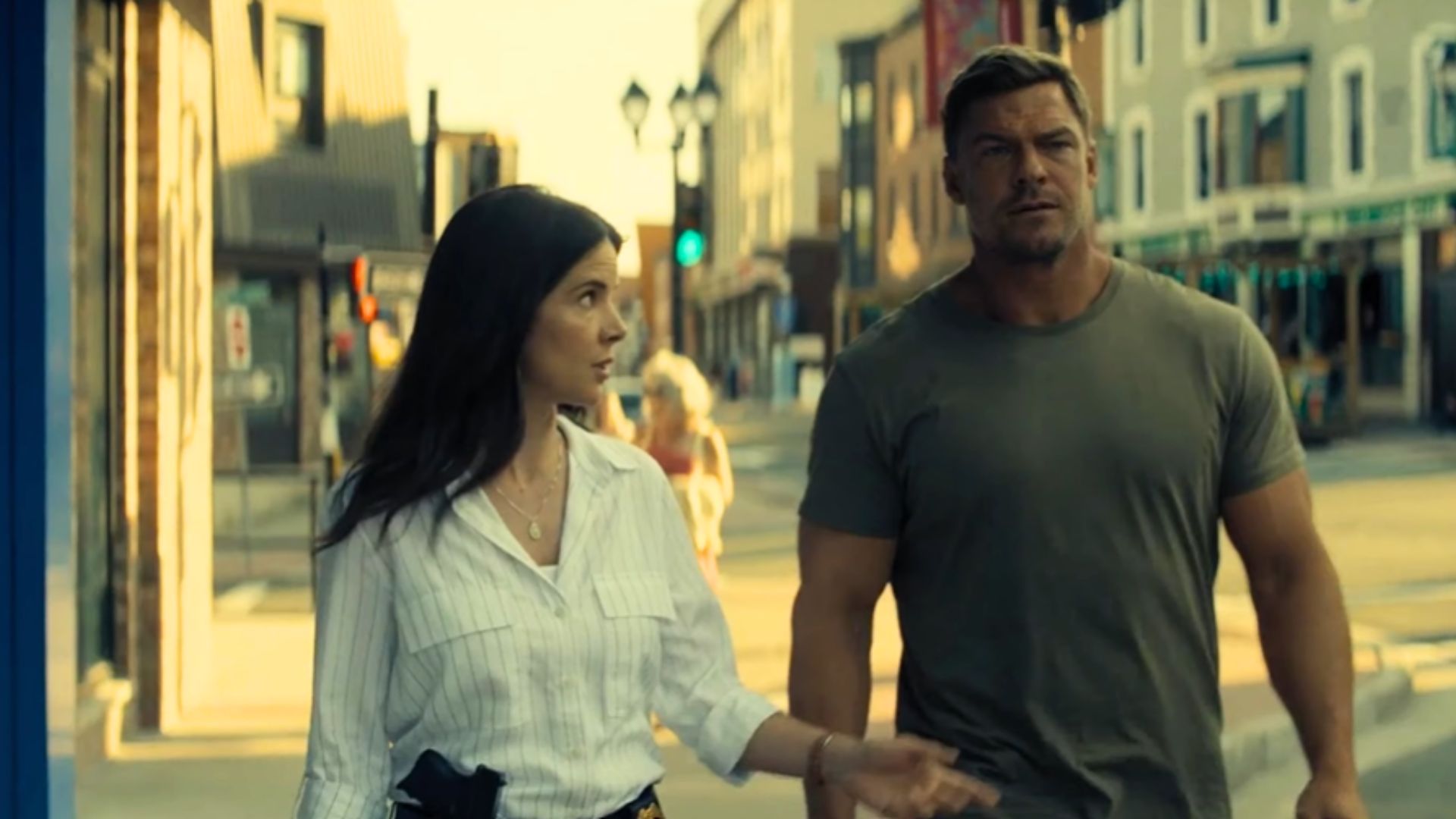 Alan Ritchson and Sonya Cassidy in Reacher (Image via Prime Video)