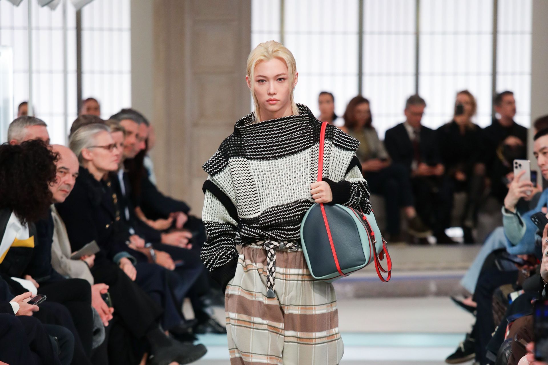 Louis Vuitton: Runway - Paris Fashion Week - Womenswear Fall/Winter 2025-2026 - Source: Getty