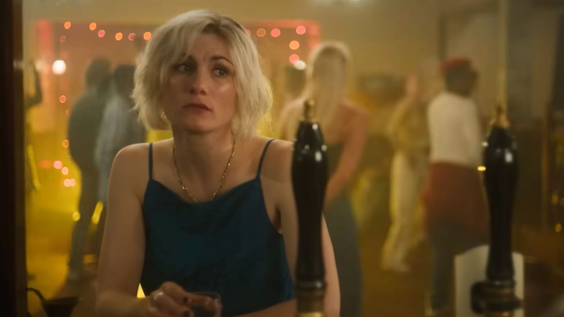 Jodie Whittaker in &#039;Toxic Town&#039; (Image via Netflix)