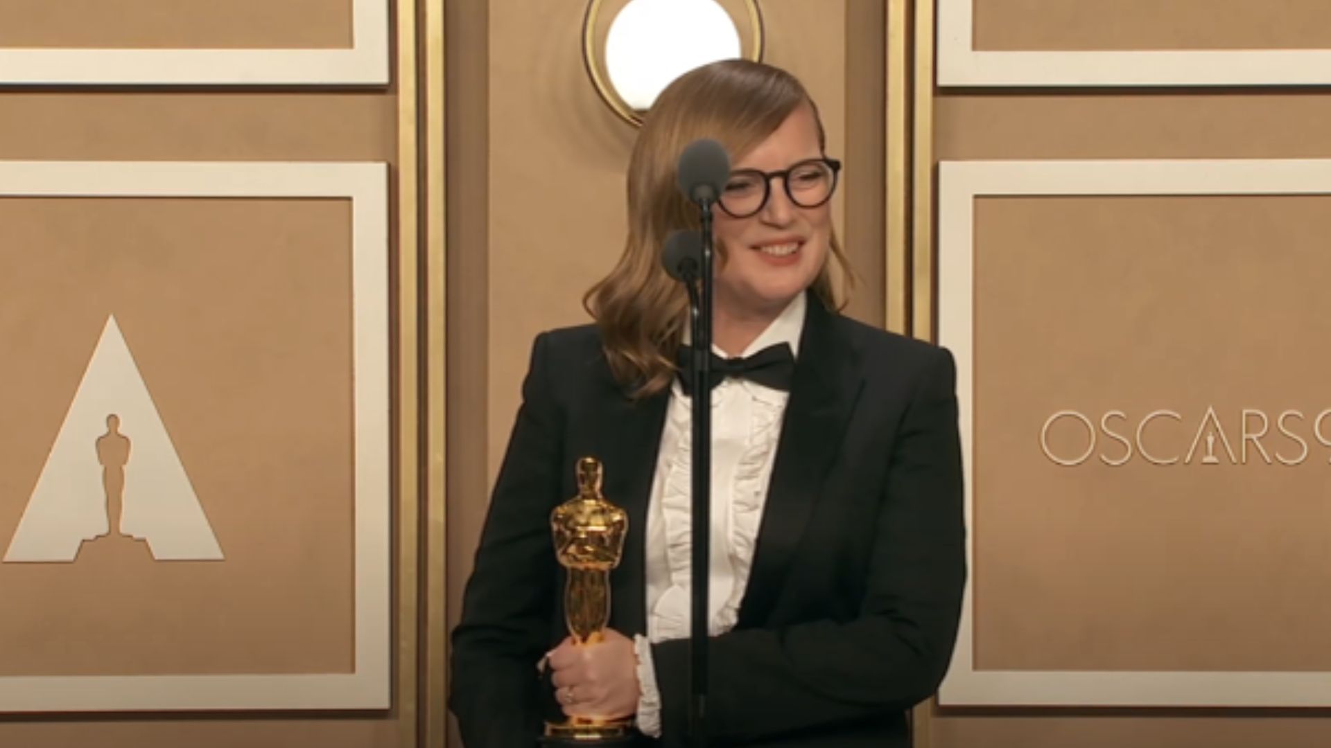 Sarah Polley After Winning the Oscar | Image via Oscars