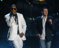 Jay-Z and Chester Bennington at Grammy Awards (Image via Getty)