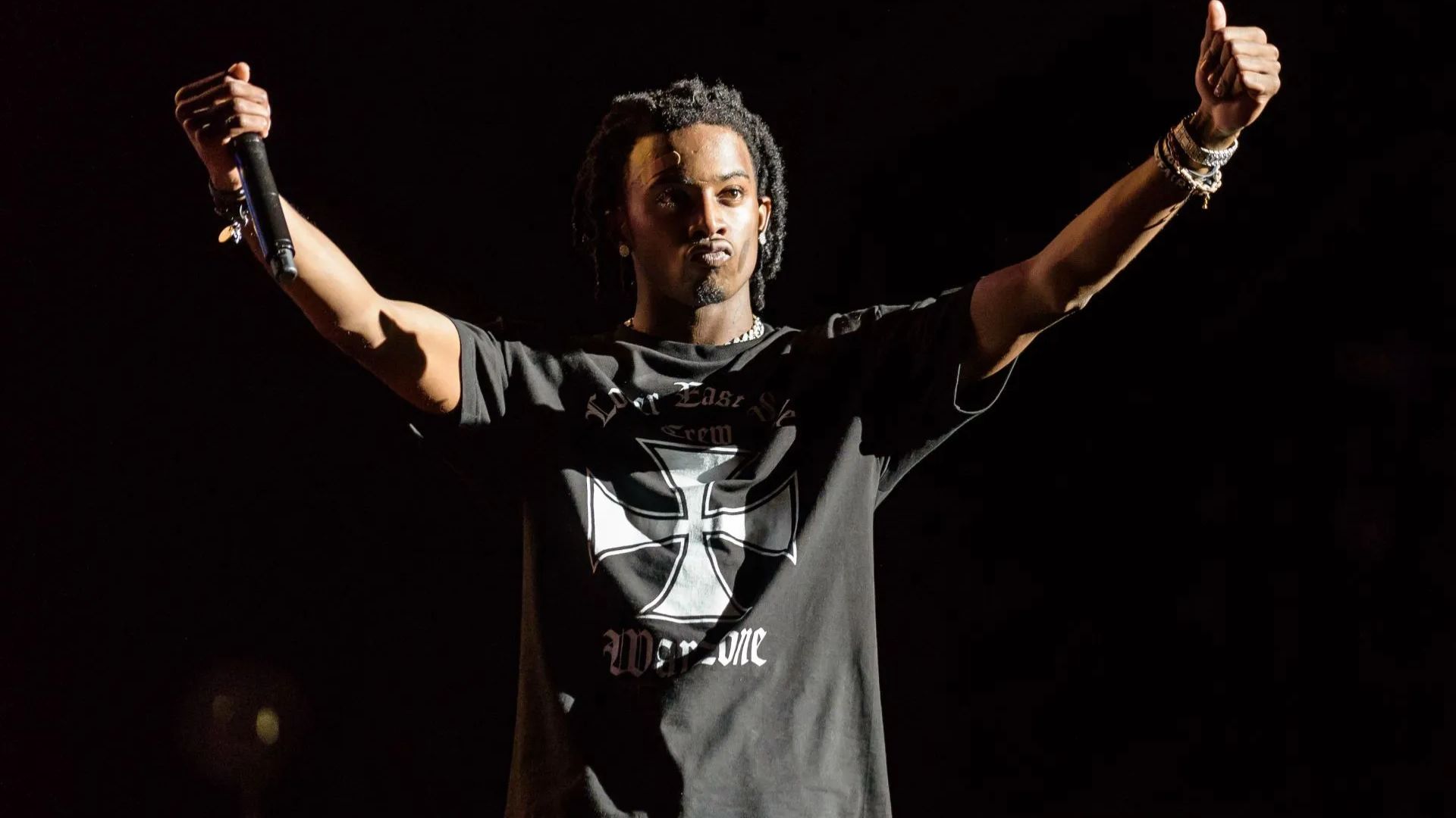 Internet reacts to Playboi Carti&rsquo;s custom YVL chain (Image via Getty)