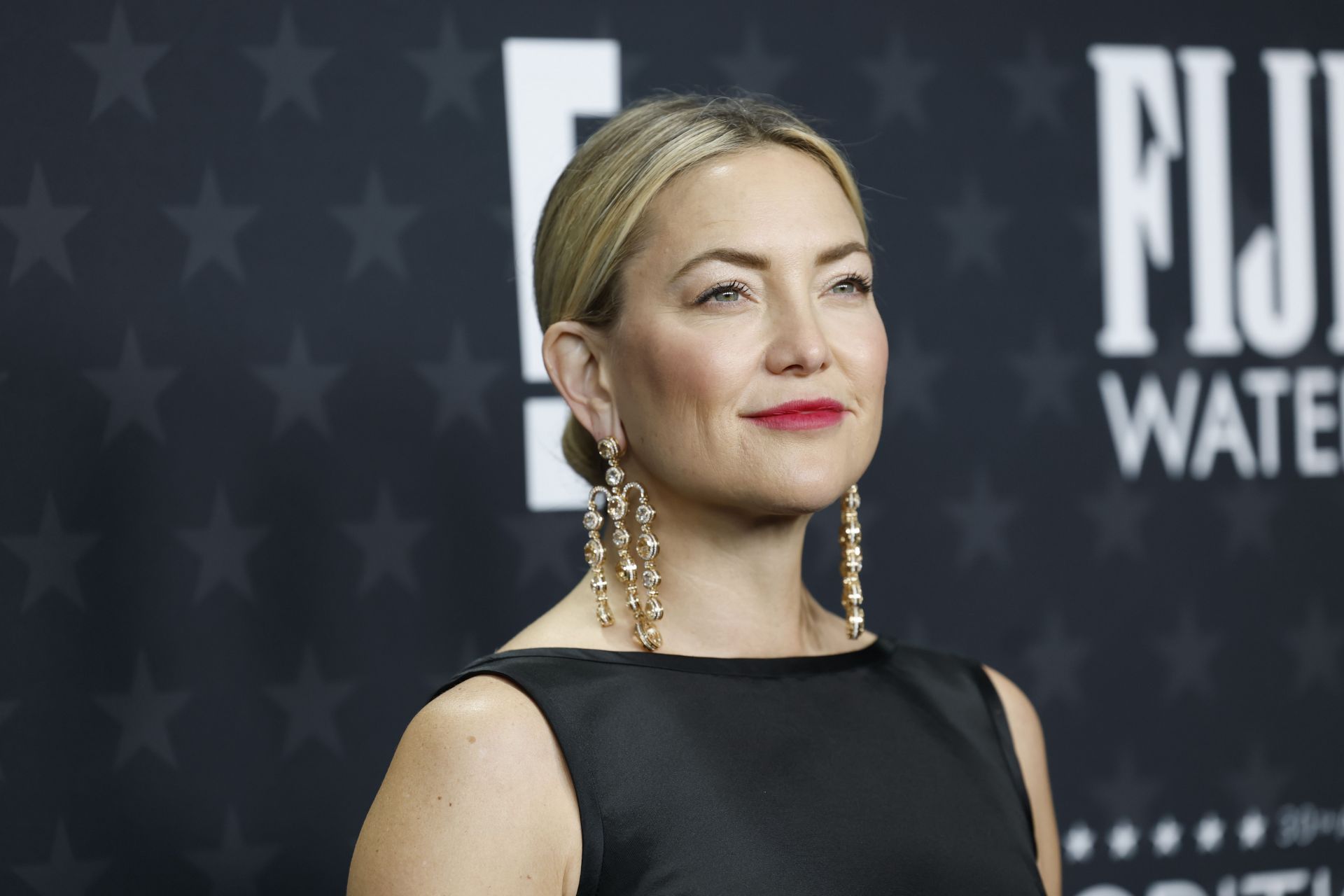 Kate Hudson at the 30th Annual Critics Choice Awards - Arrivals - (Image via Getty Images)