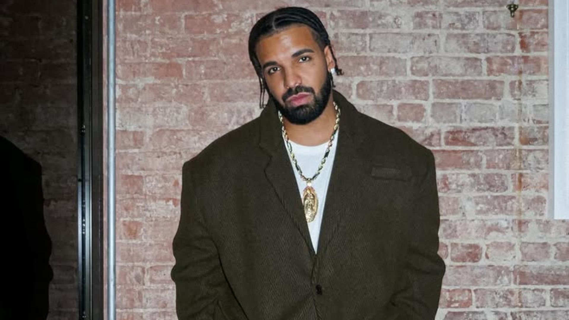 Amid the legal battle between Drake and Universal Music Records, Gordo, one of his associates has dropped a cryptic message online (Image via Instagram/@champagnepapi)