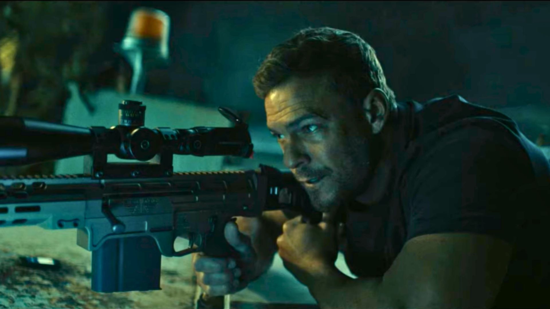 Alan Ritchson as and in Reacher, Season 3 (Image via Prime Video)