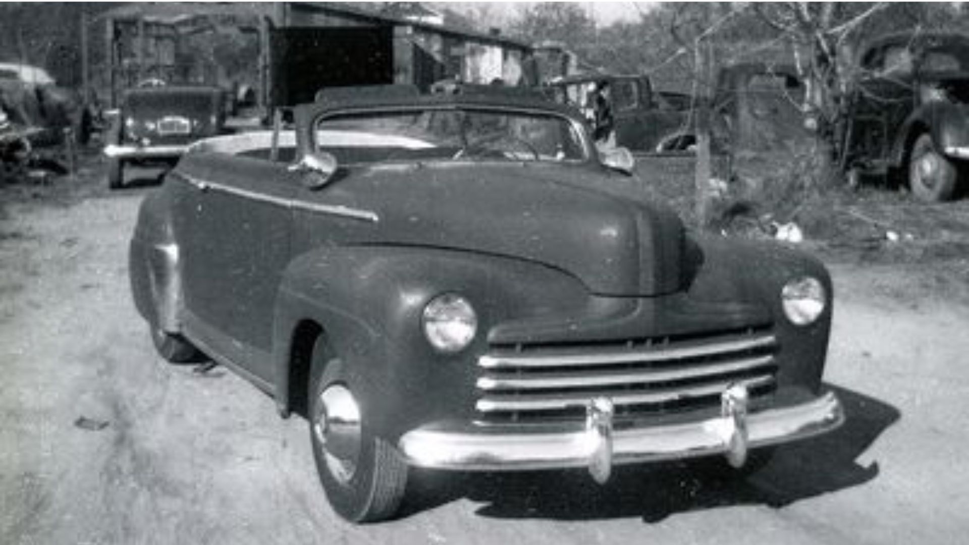 Benny Furtado&#039;s 1948 Ford Convertible in front of Gene Winfield&#039;s first custom shop (Image via Kustomrama)