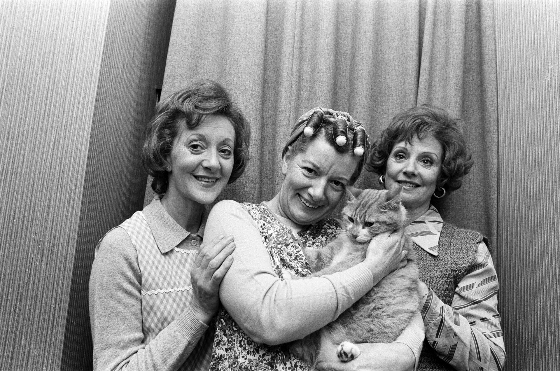 Barbara Knox (L) (Photo by Staff/Mirrorpix/Getty Images)