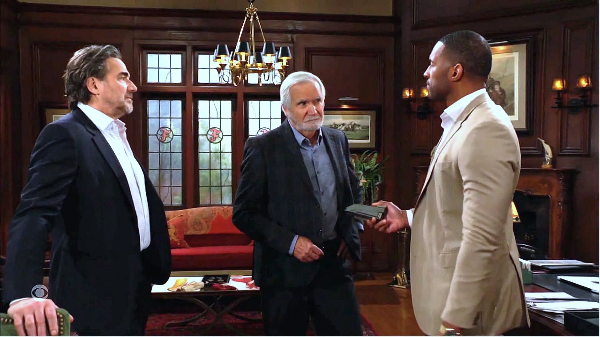 Carter handed the stapler, er, keys back to Eric and Ridge on The Bold and the Beautiful | Image: CBS