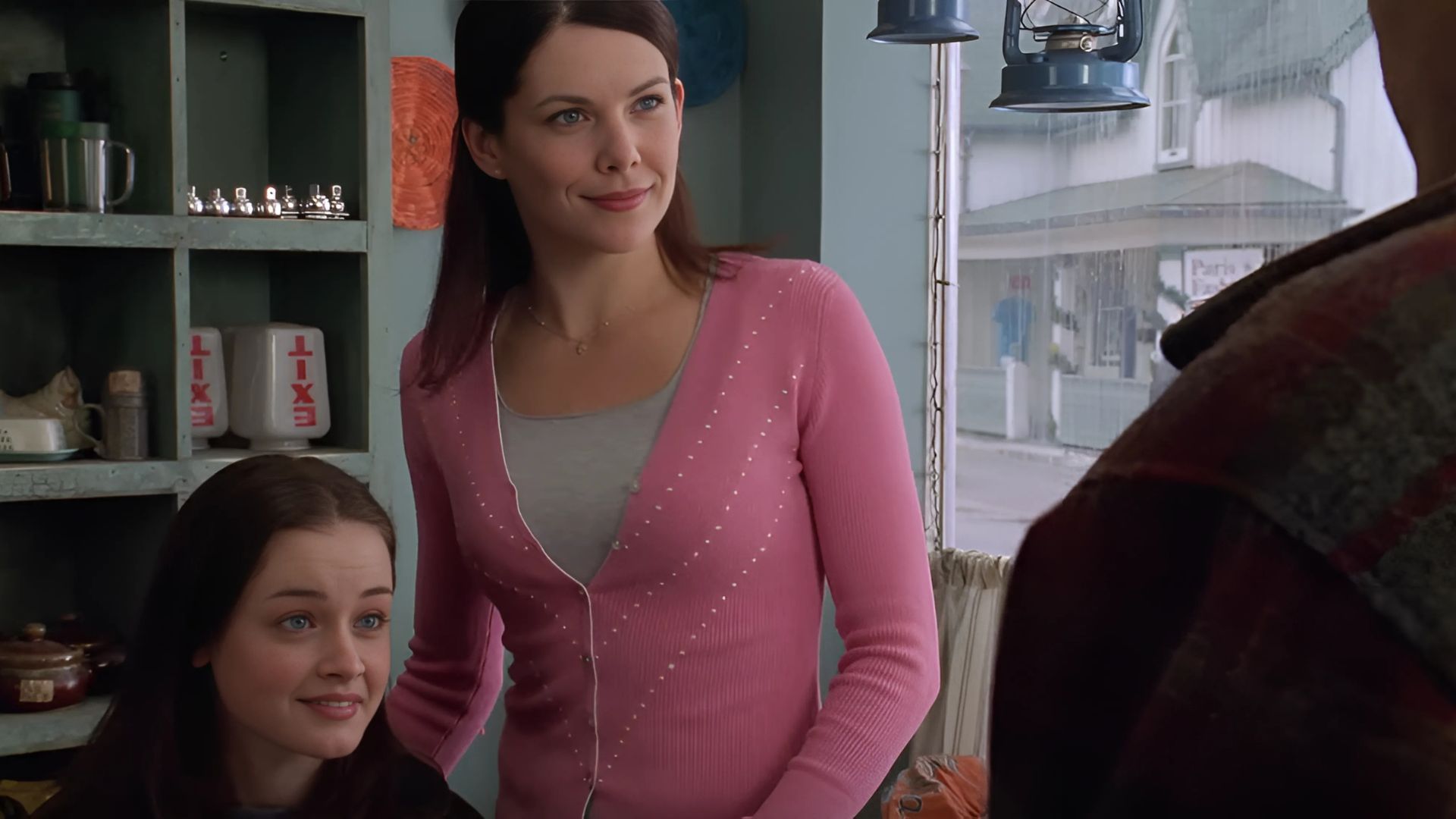 S1 + S2 Lorelai Moments | Gilmore Girls (Image via. Warner Bros. TV/Youtube)