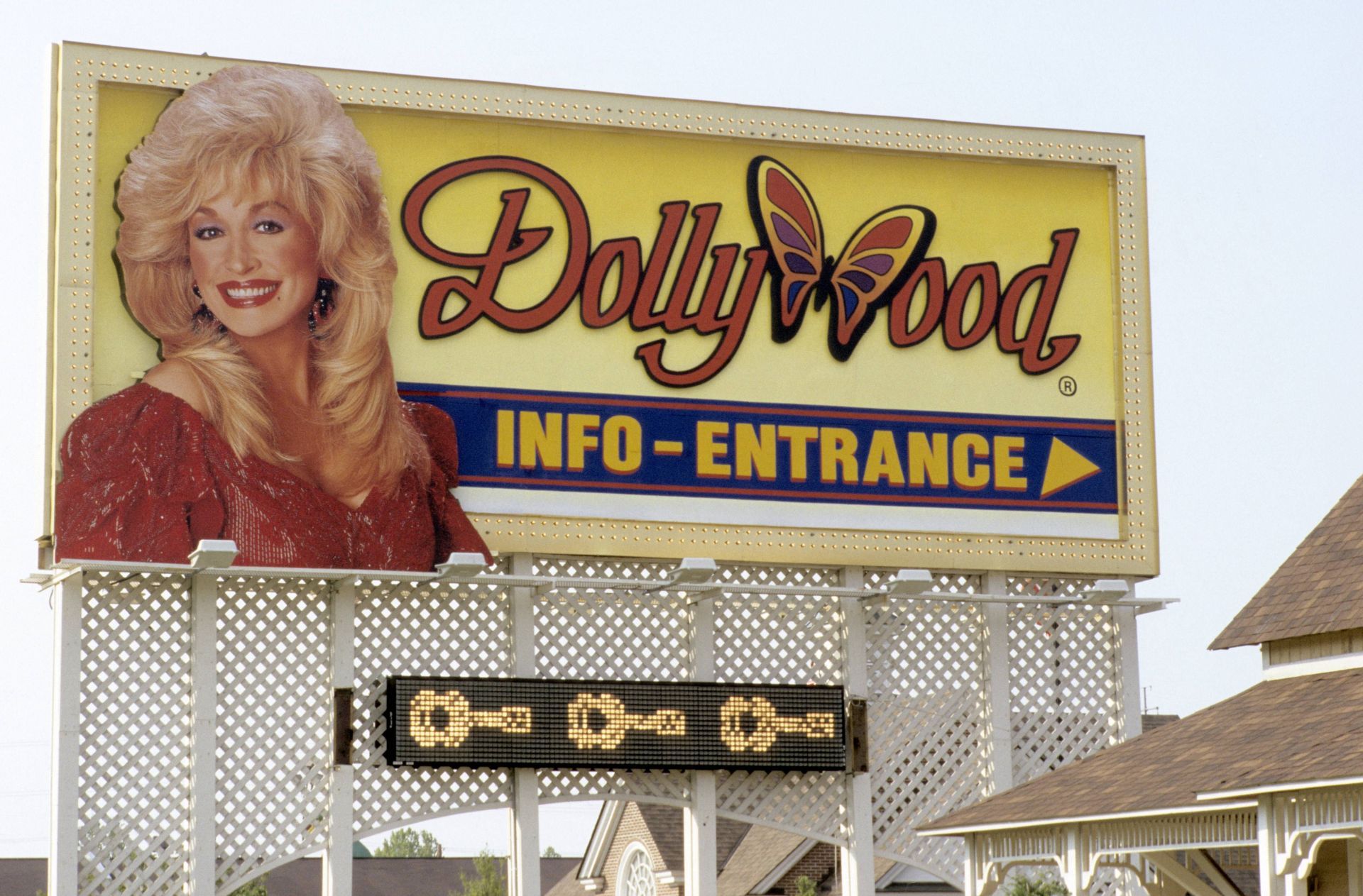 Photo of COUNTRY &amp; WESTERN and DOLLYWOOD and Dolly PARTON and COUNTRY - Source: Getty