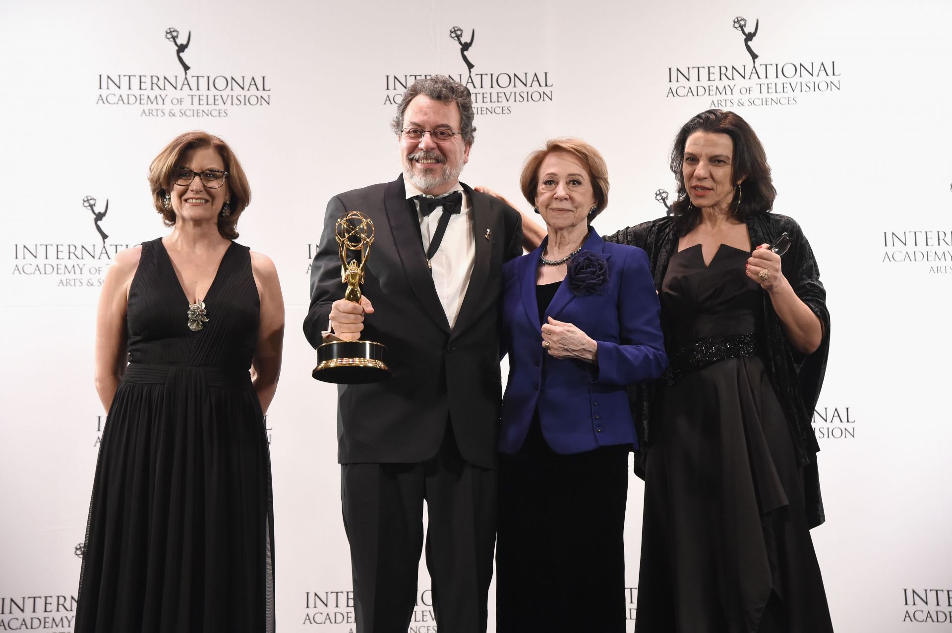 Fernanda Montenegro (second on the right) 43rd International Emmy Awards - Press Room - Source: Getty